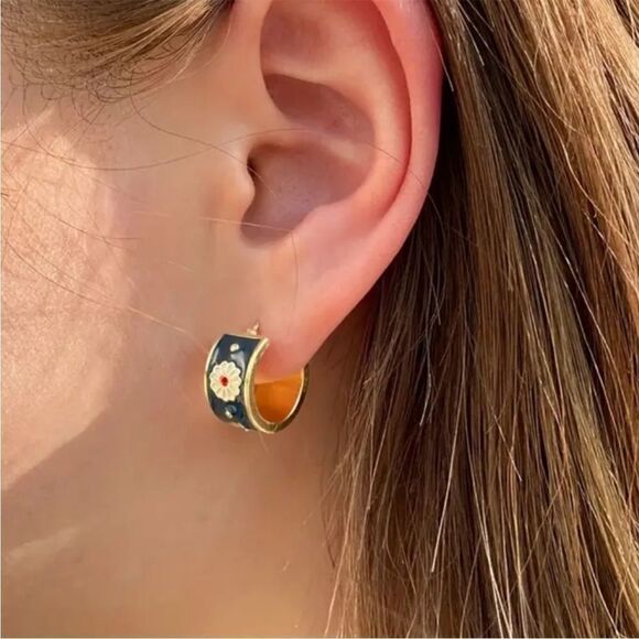 Freya Hoop Gold Earrings - Picture 2 of 4